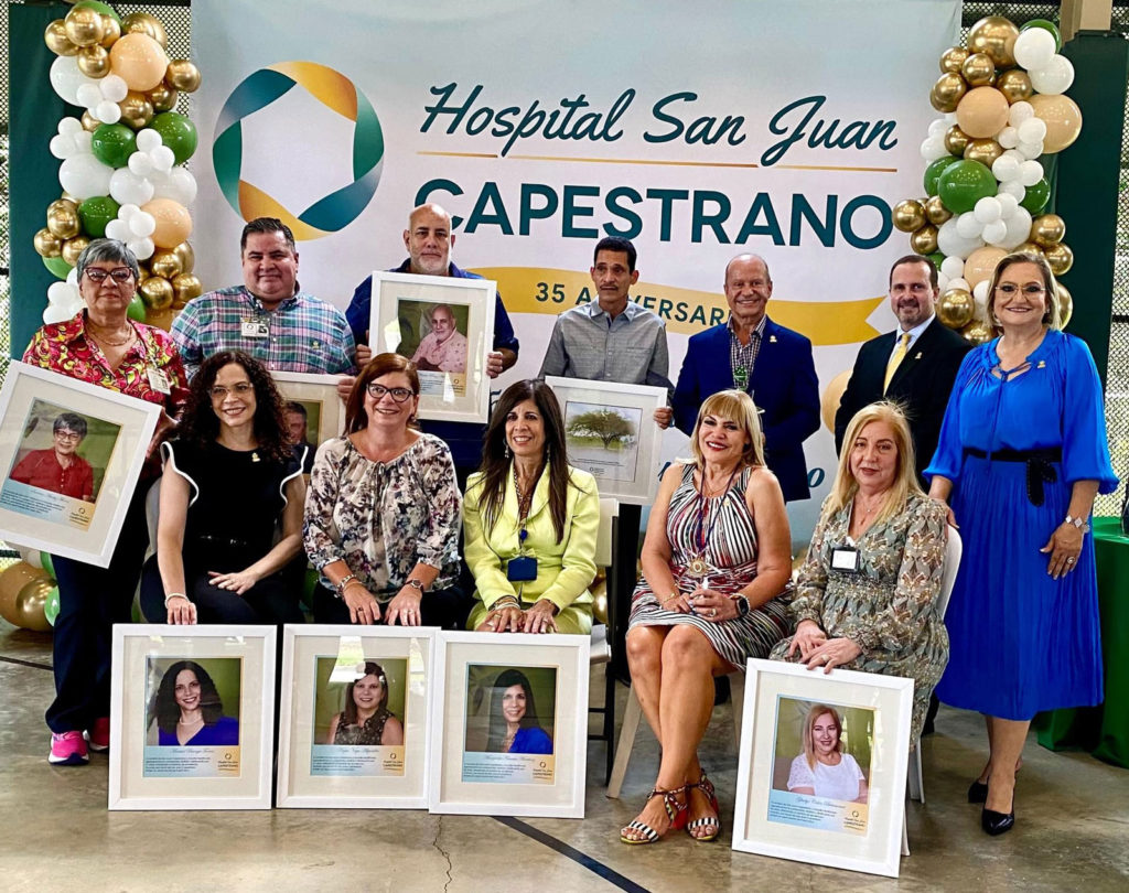 Durante el evento de celebración se reconoció el compromiso y dedicación de un nutrido grupo de empleados de la institución.