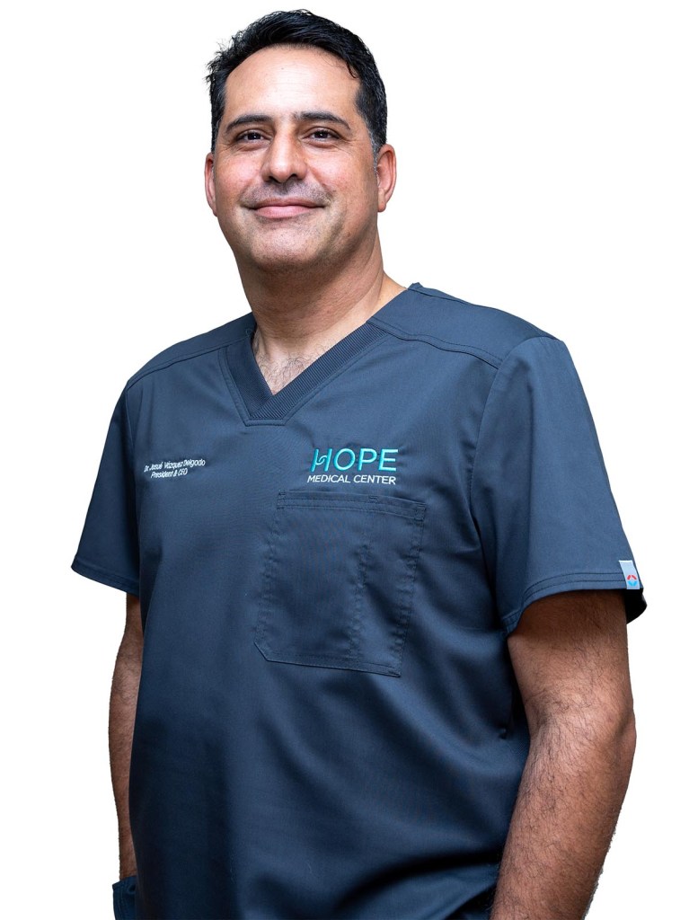 Dr. Josué Vázquez Delgado, socio fundador de la empresa y presidente de HOPE Medical Center.