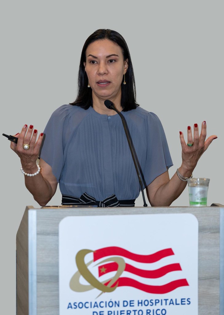 Dra. Waleska Crespo, presidenta de la Universidad Central del Caribe