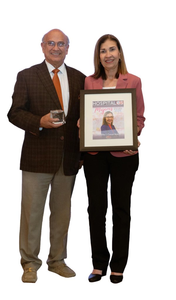 Premio Trayectoria y Liderazgo en la Salud Lcda. Elba Cancel Beltrán, Directora Departamento Enfermería Hospital Auxilio Mutuo.