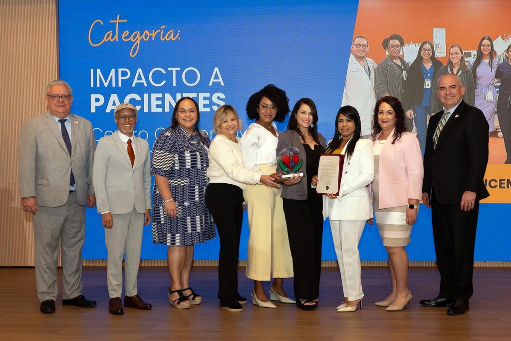 El grupo de Unidad de Leucemia de Centro Compresivo de Cáncer – UPR.
