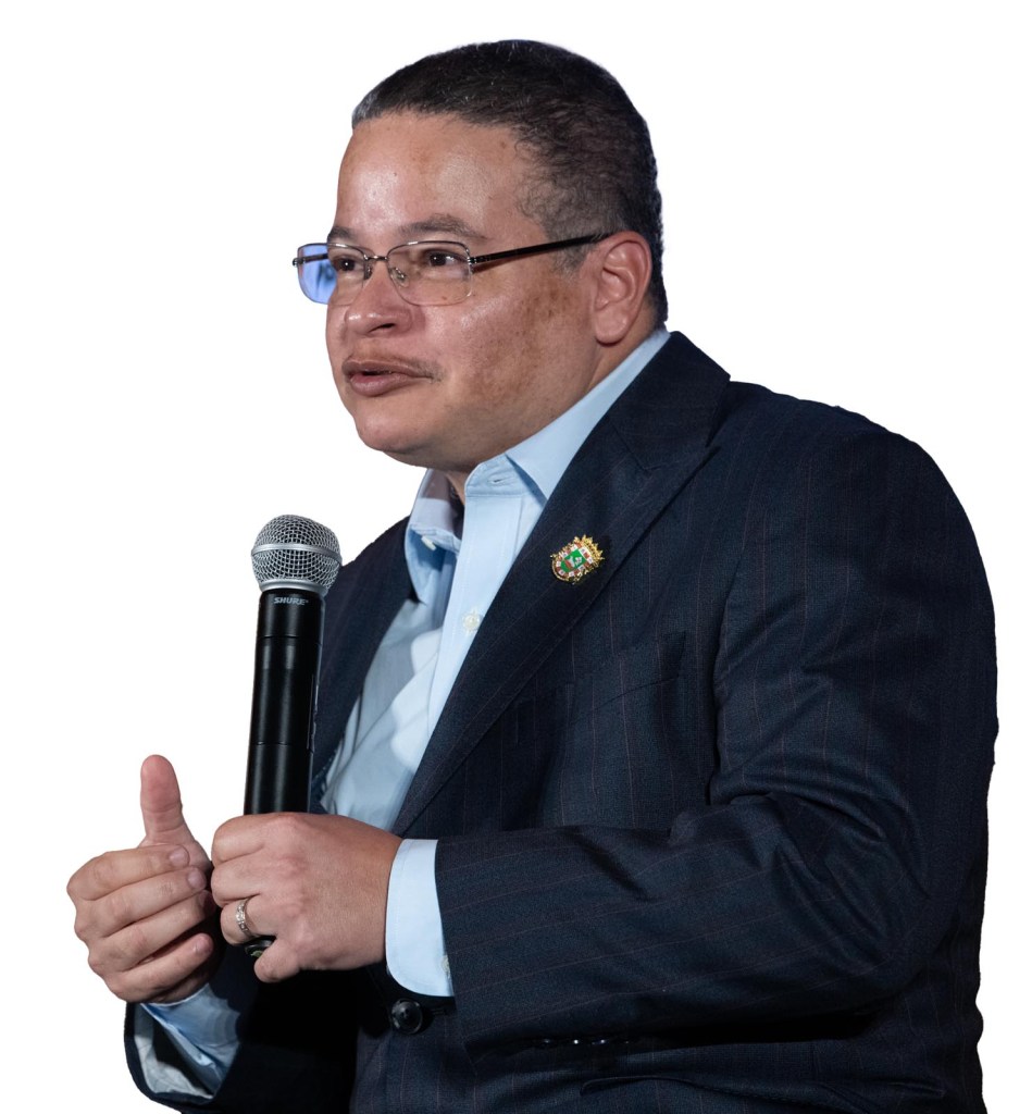 Dr. Víctor M. Ramos Otero, secretario del Departamento de Salud.