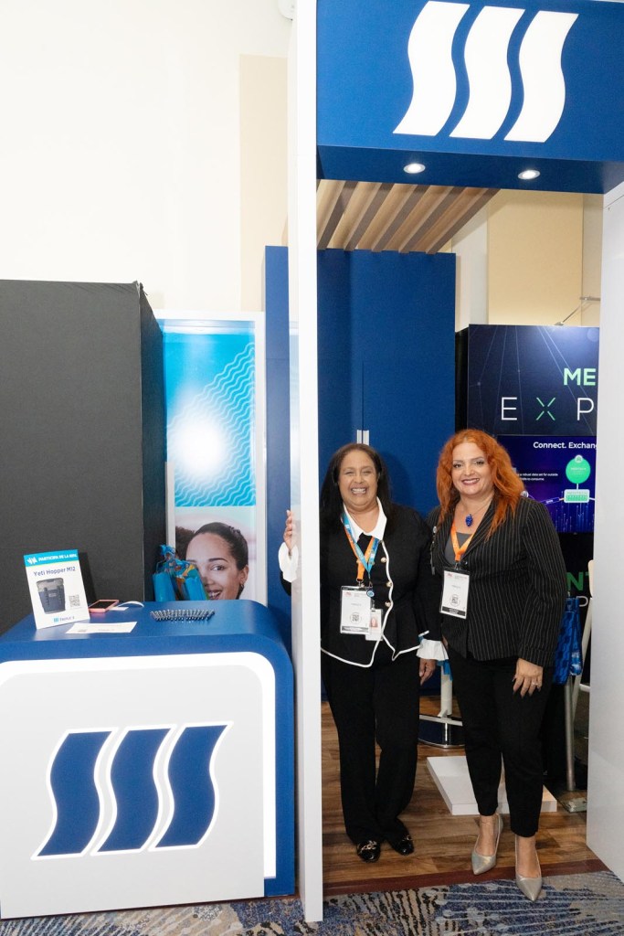 Exhibidores Triple S