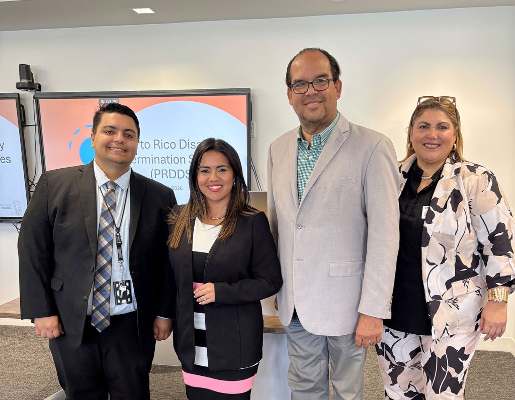 De izq. a der.: Jacob Marrero-Torres, líder Programa de Determinación por Incapacidad para Puerto Rico e Islas Vírgenes de la Administración del Seguro Social; de la ASPPR la Dra. Darielys Cordero, directora ejecutiva; Héctor García, director Programa de Informática y Tecnología y Magaly López, especialista en Informática y Tecnología.